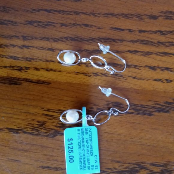 *Price Drop* Pearl and Sterling Silver Earrings - Picture 2 of 4